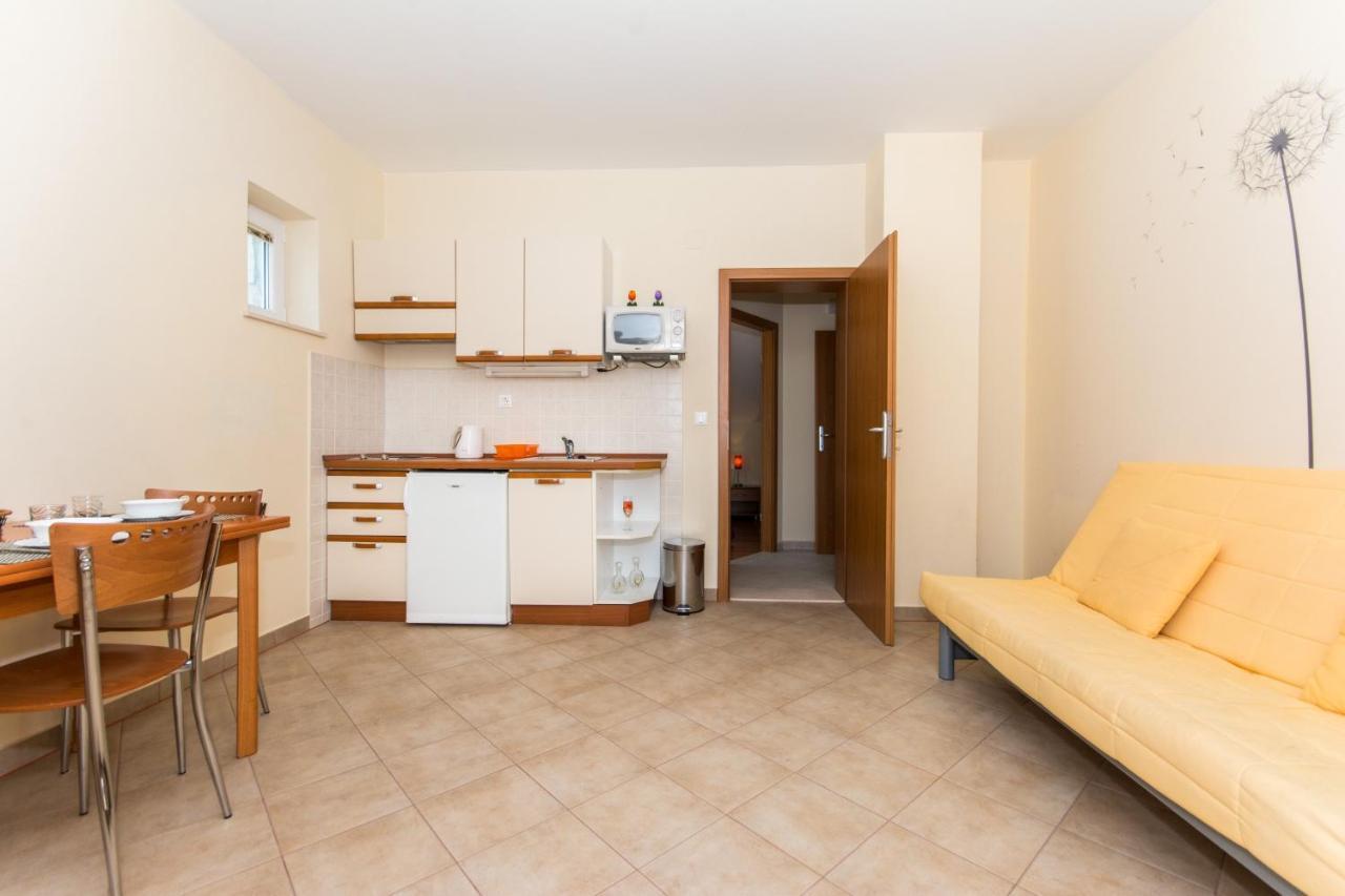 Apartment Dadic *